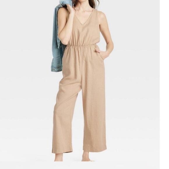 NWT Universal Thread XS Jumpsuit Tan Open Back Cut Outs Wide Leg - Picture 1 of 9